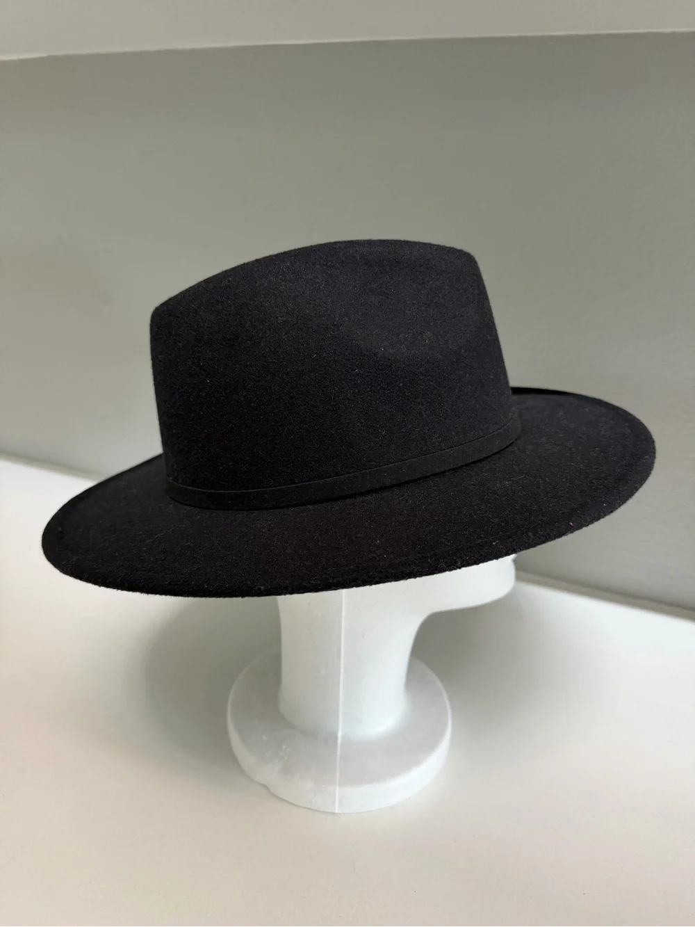Black Wide Brim Felt Hat with Decorative Ring Band